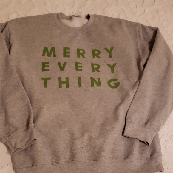 Gildan Tops - MERRY EVERYTHING gray comfy sweatshirt m